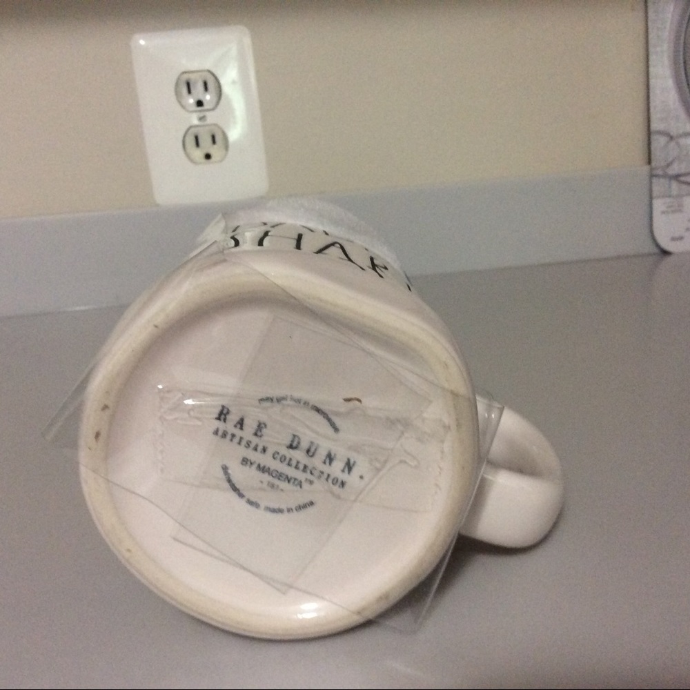 Rae Dunn “DADDY SHARK” Mug - Picture 2 of 3